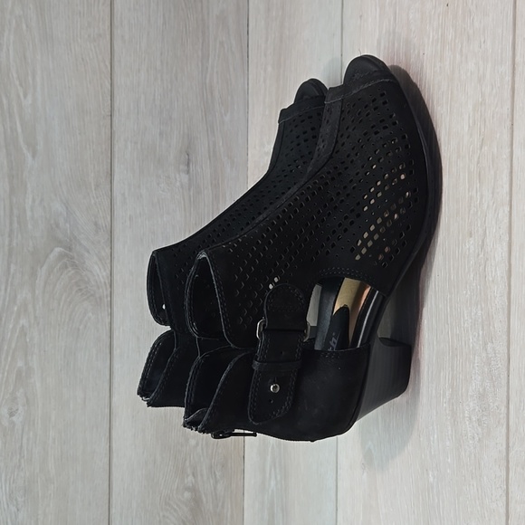 Earth Women's Keri Black Peep-Toe Ankle Boots Leather Heels Shoes Sz 6.5B - Picture 2 of 10